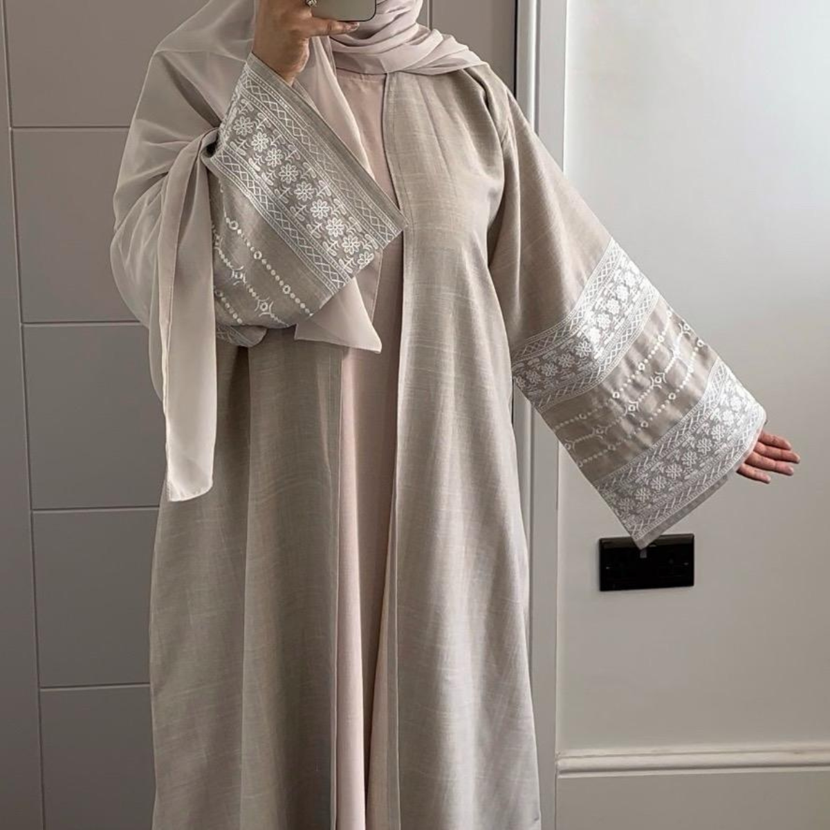 Noor Abaya