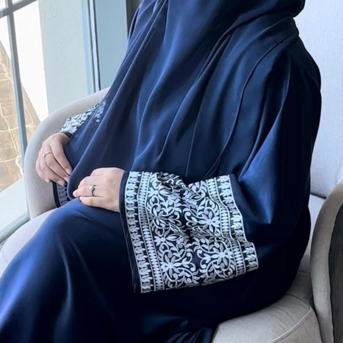 Izzah Abaya
