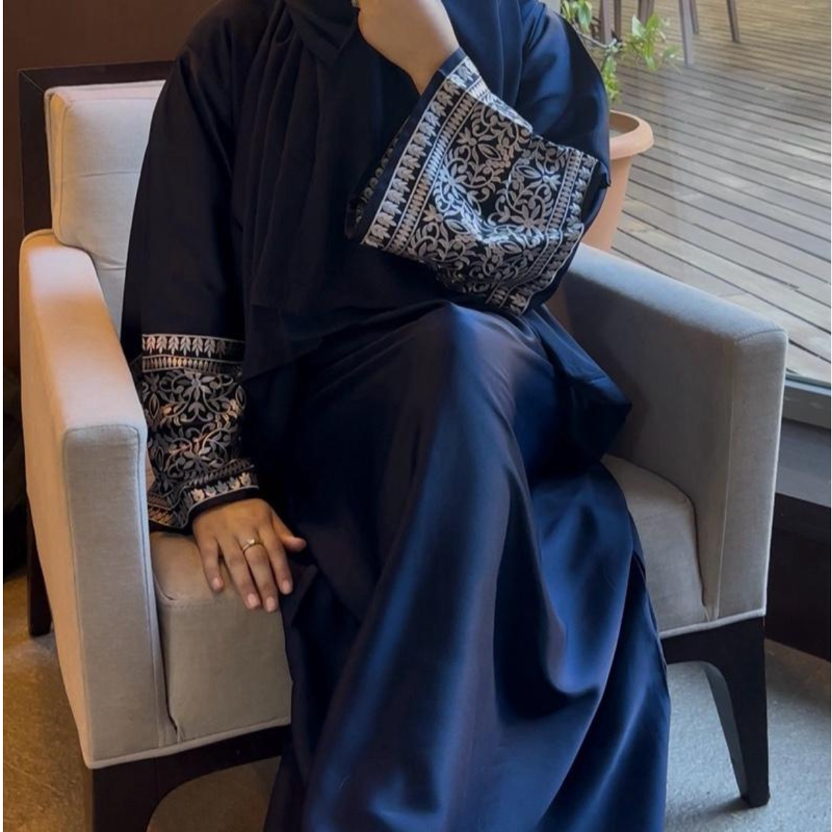 Izzah Abaya