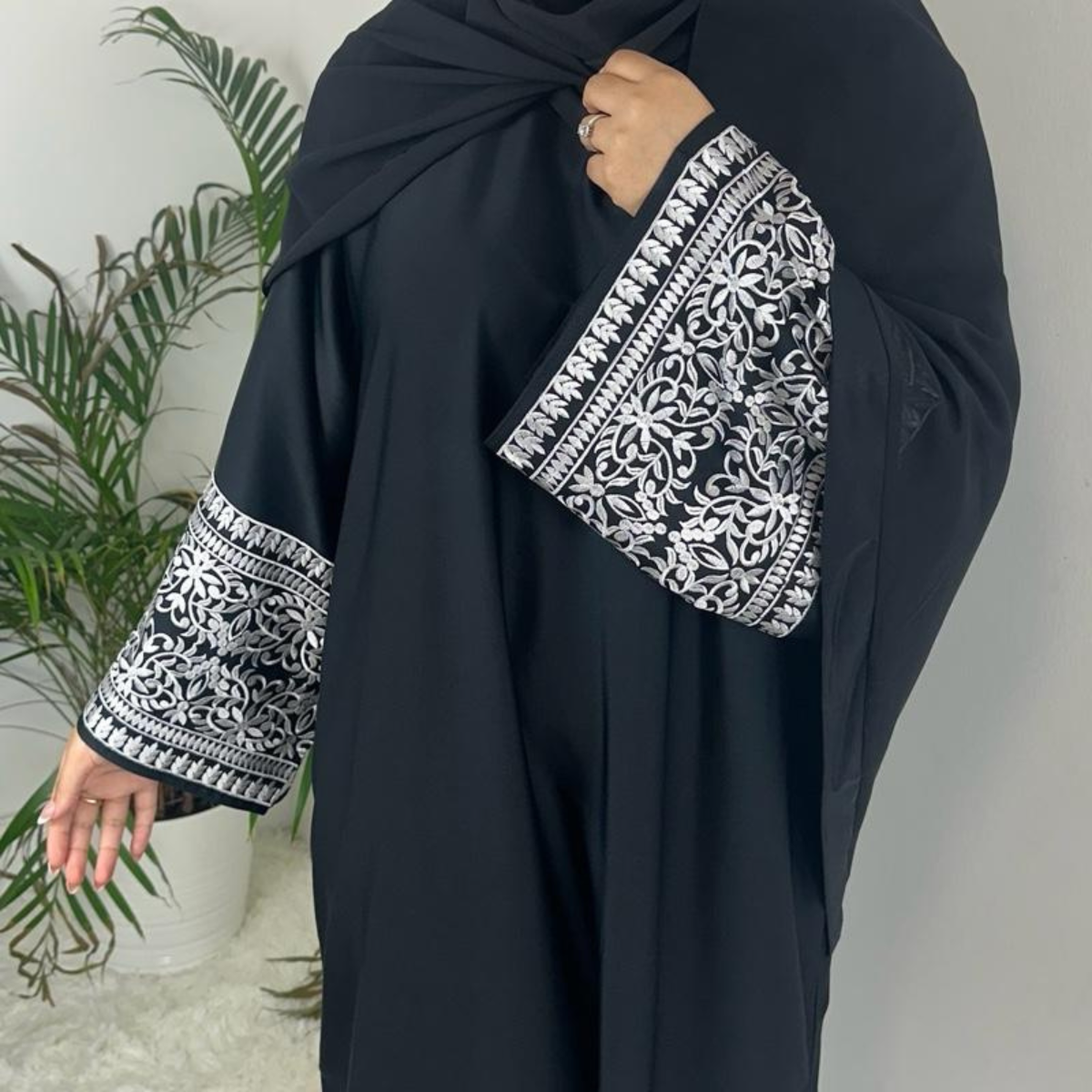 Izzah Abaya