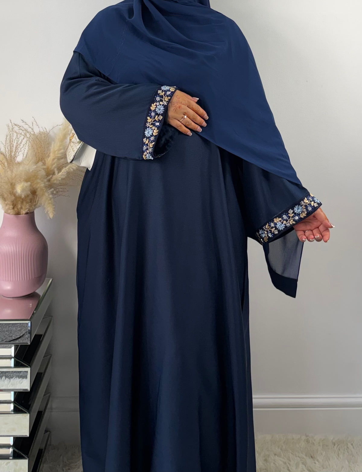 Rawdah Closed Lace Abaya