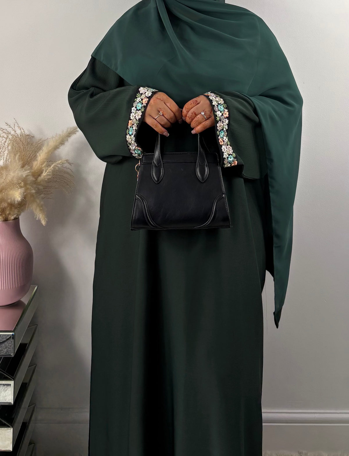Rawdah Closed Lace Abaya
