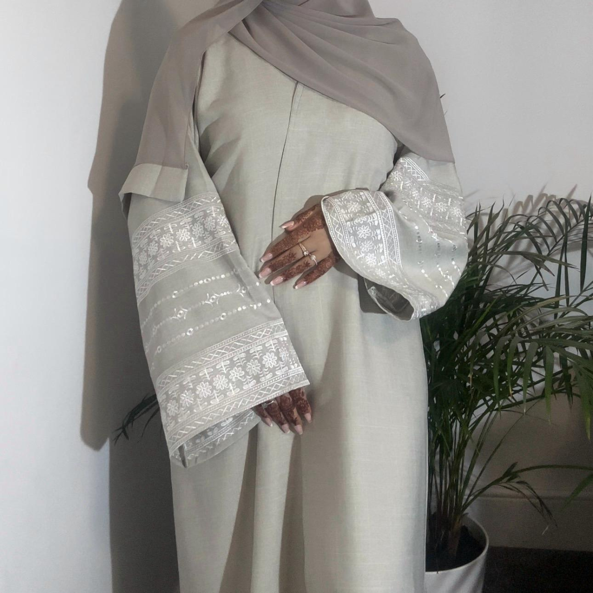 Noor Abaya