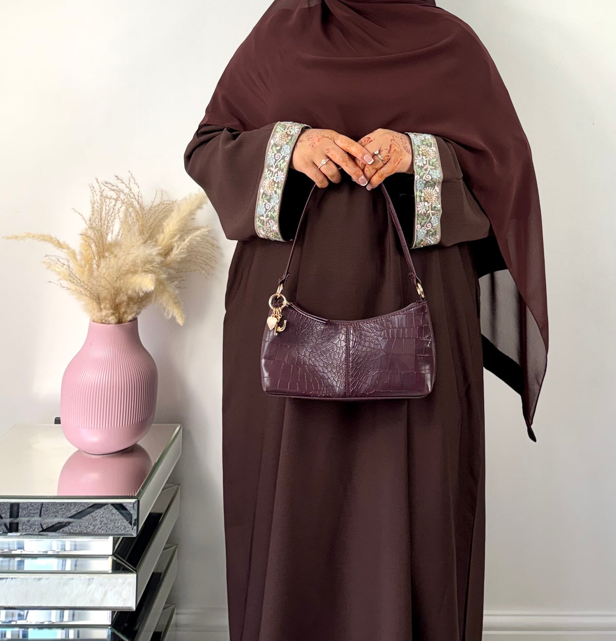 Rawdah Closed Lace Abaya