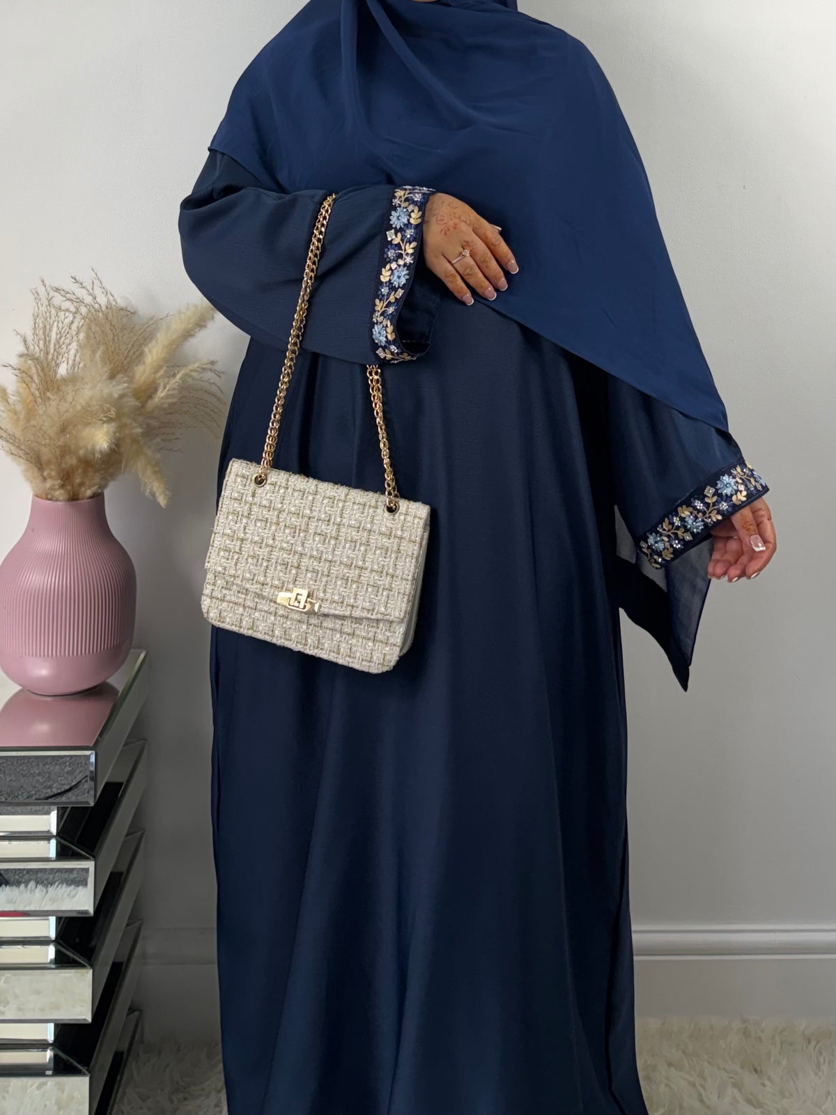 Rawdah Closed Lace Abaya