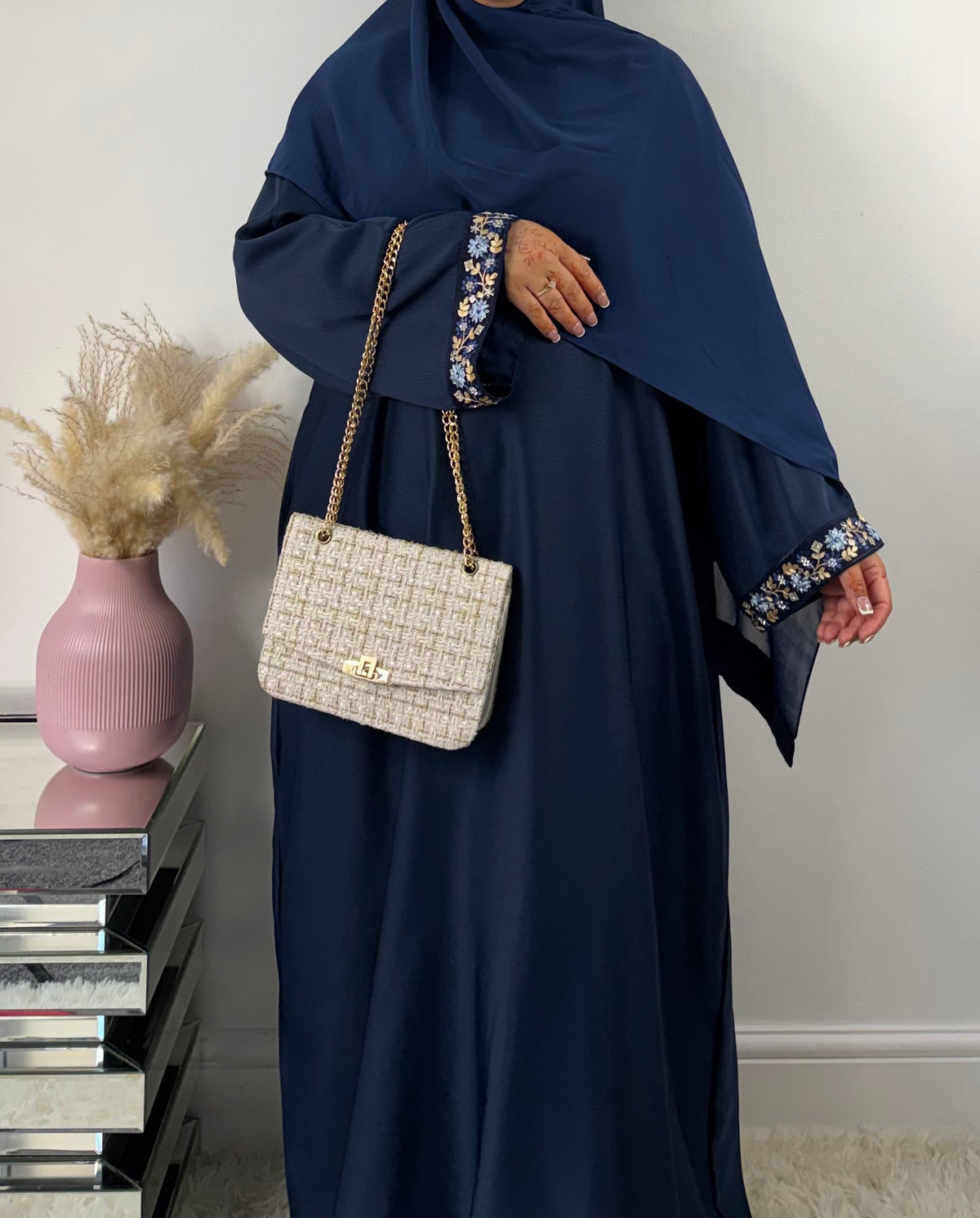 Rawdah Closed Lace Abaya