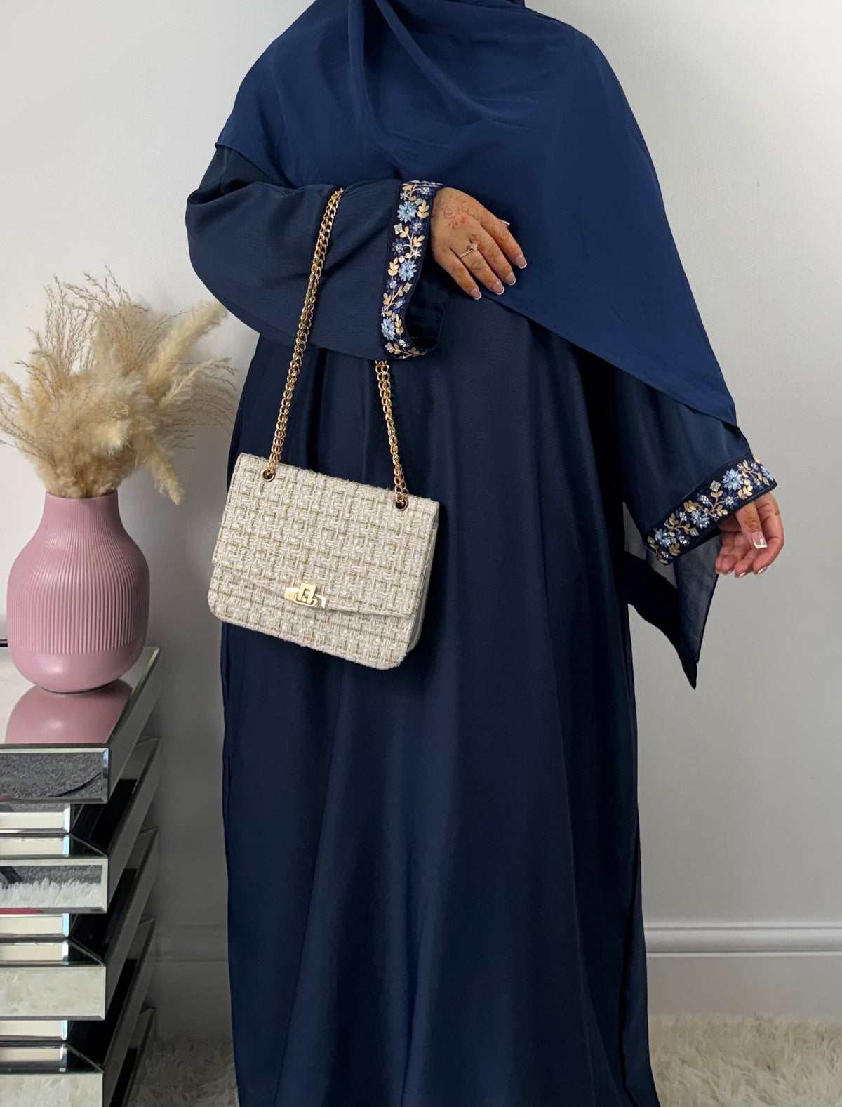 Rawdah Closed Lace Abaya