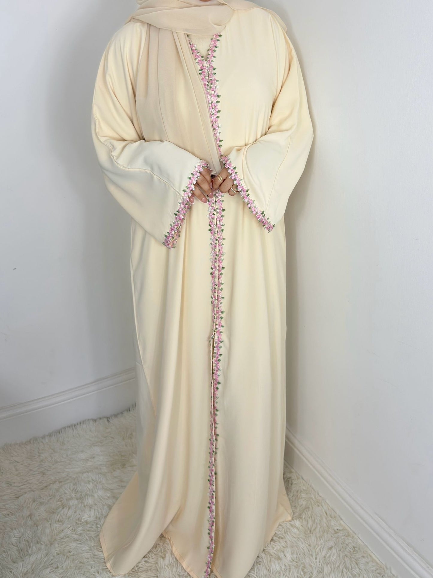 Rawdah Nida Lace Abaya