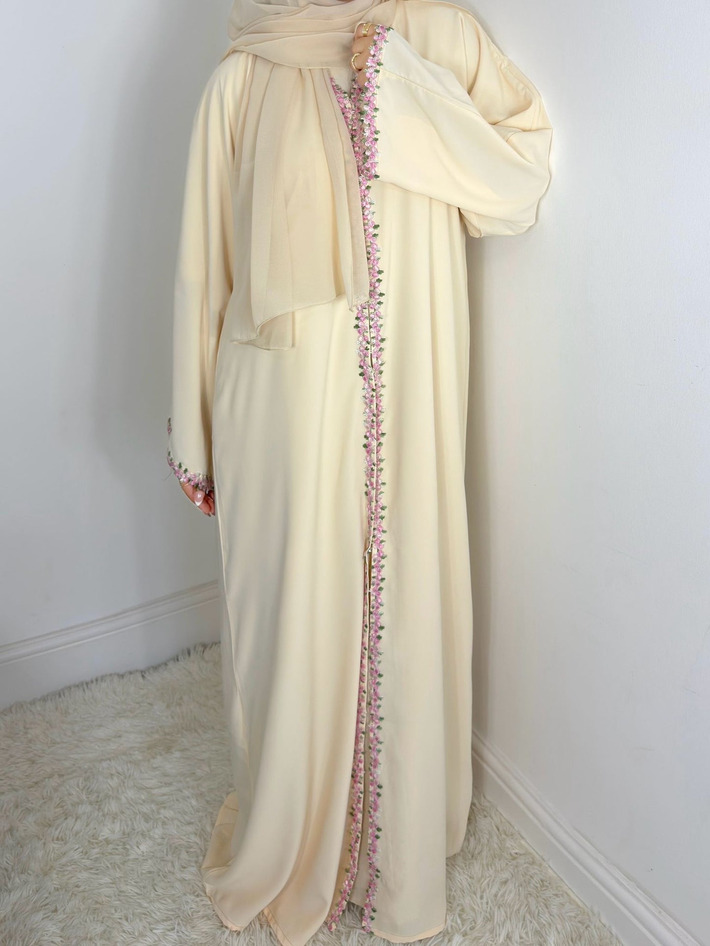 Rawdah Nida Lace Abaya