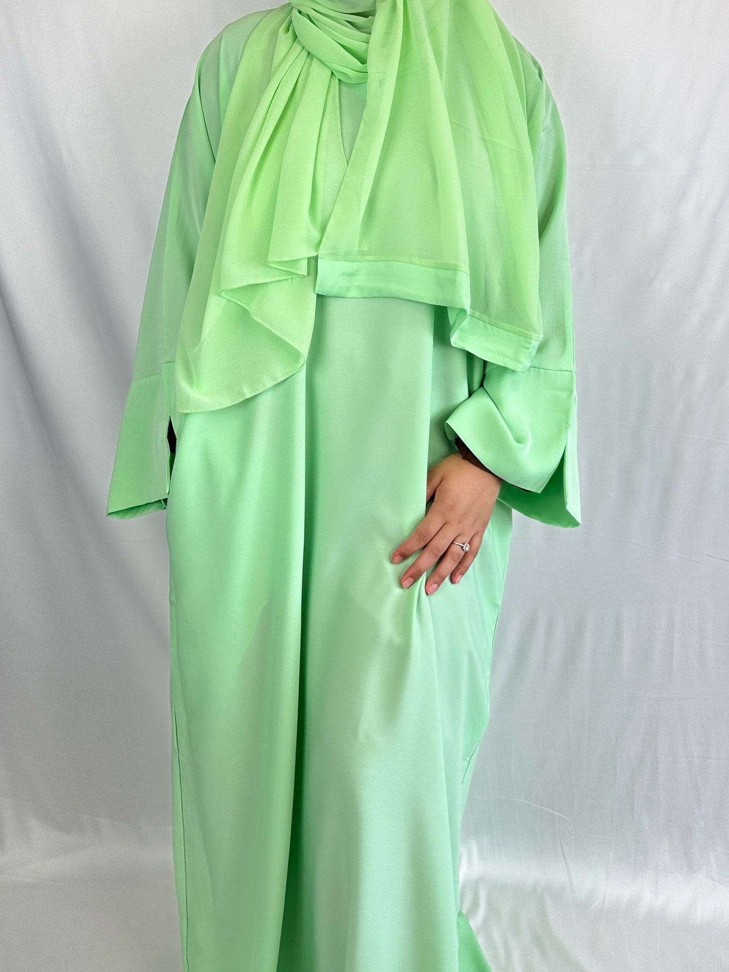 Rawdah Nida Closed Abaya