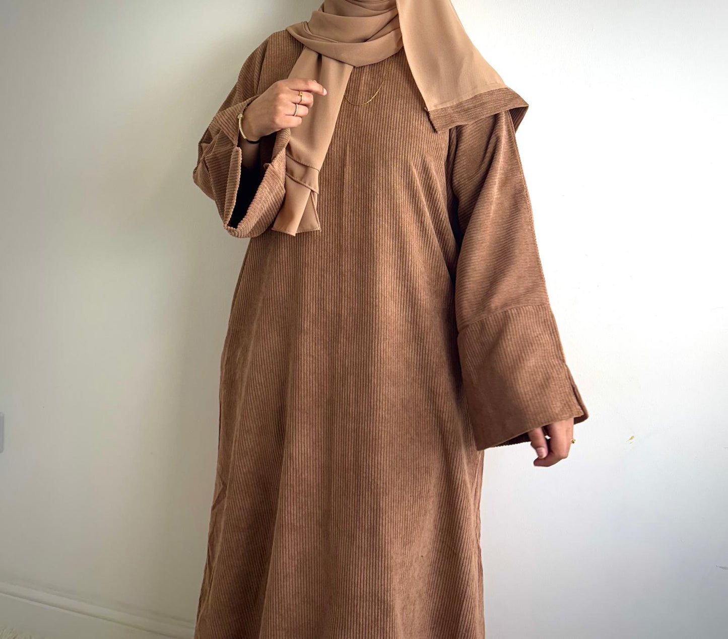 Rawdah Corduroy Abaya