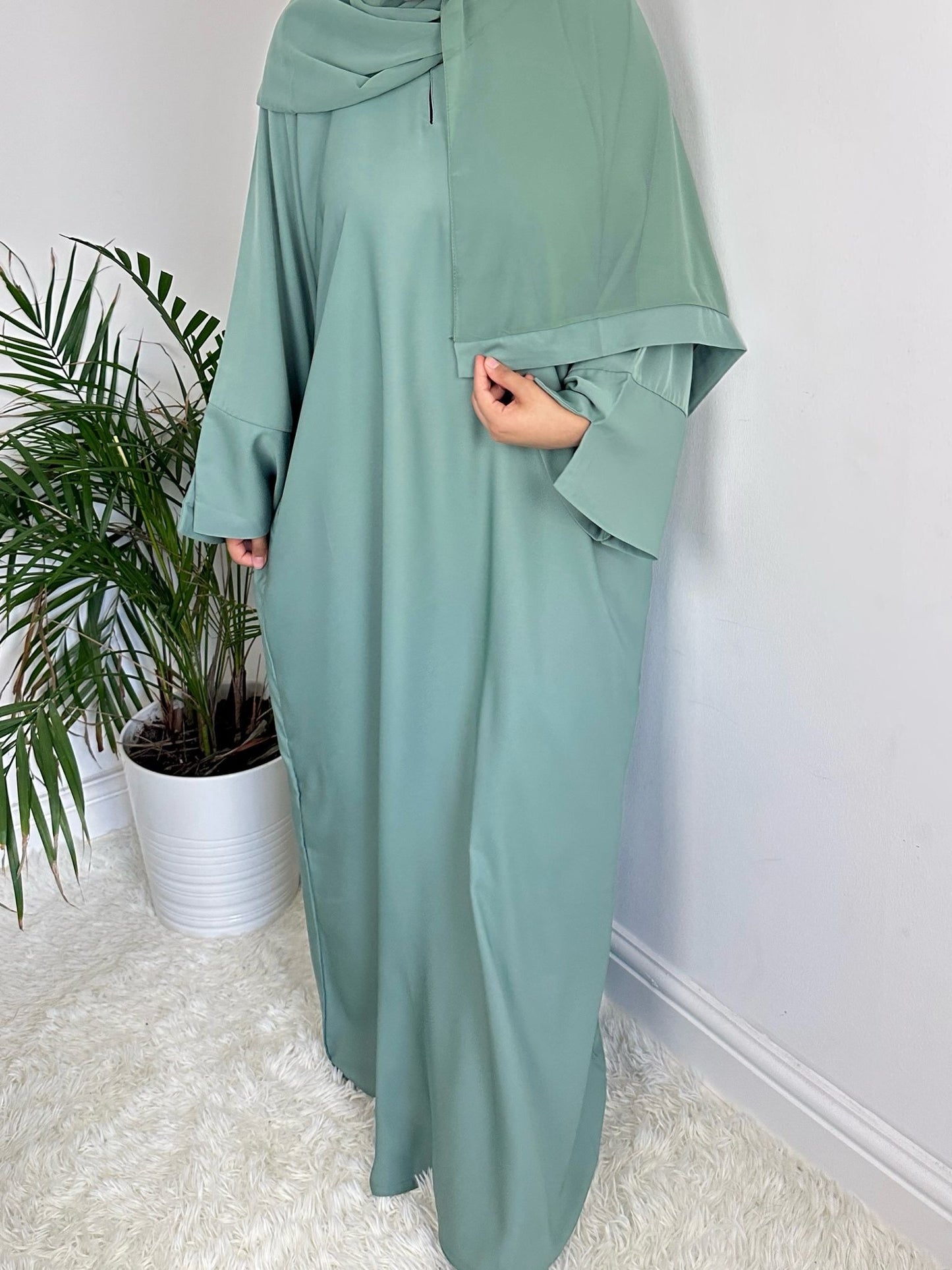 Rawdah Nida Closed Abaya